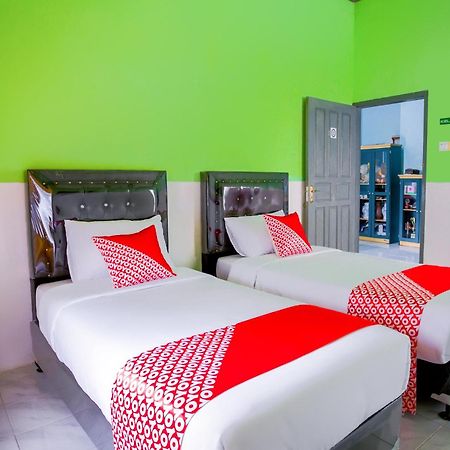 Oyo 2903 Putri Residence Syariah Bukittinggi Εξωτερικό φωτογραφία